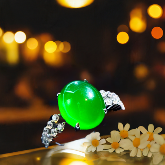 Imperial Green Natural Chalcedony Oval Ring with Sparking 5A Zirconia