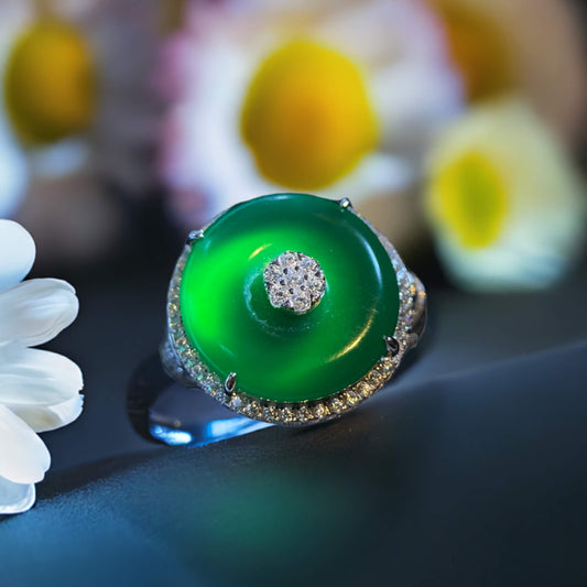 Imperial Green Chalcedony Ring with Grade 5A Zirconia Silver